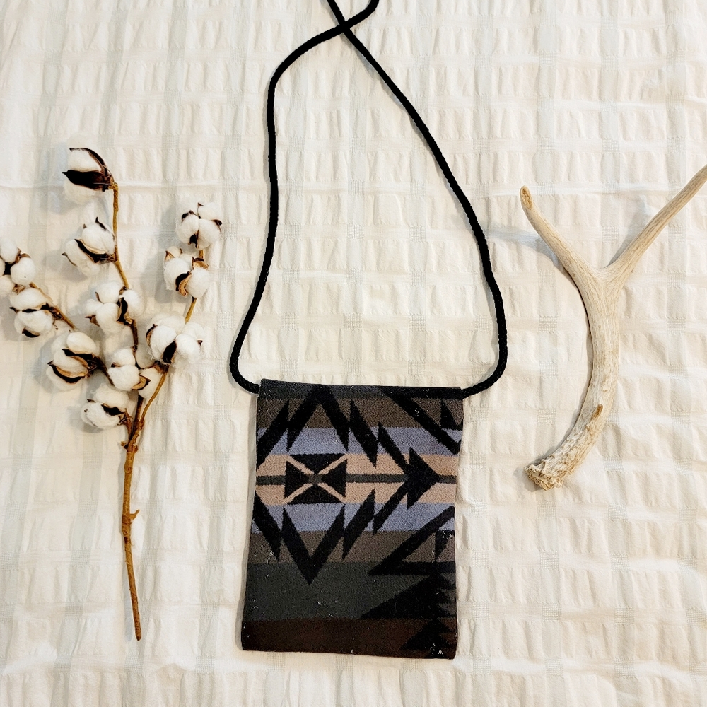 Small wool like cross body bag - Picture 6 of 6